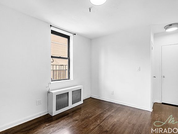 4th image of 200 E 81st St APT 4C