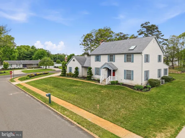 1 Moss View Ln, Hammonton, NJ 08037