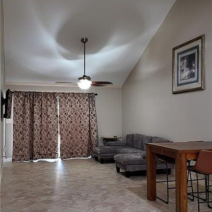 5th image of 1809 Highland Park Ave