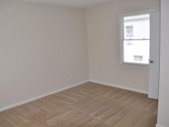 5th image of 2106 Dinmont St