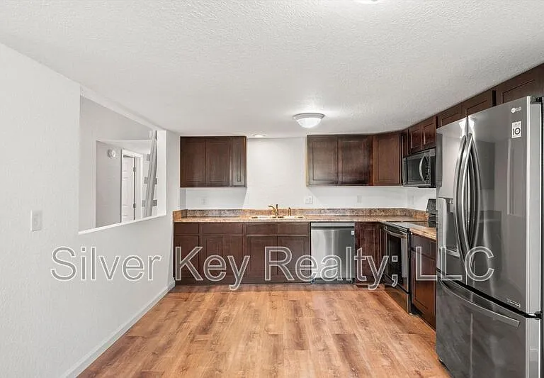 518 Church St — Photo 6