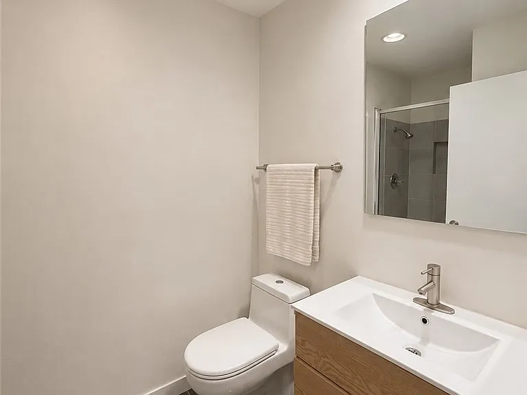 1441 Brett Pl — Photo 8