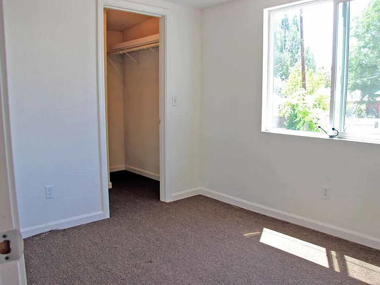 18493 Rozier St — Photo 10