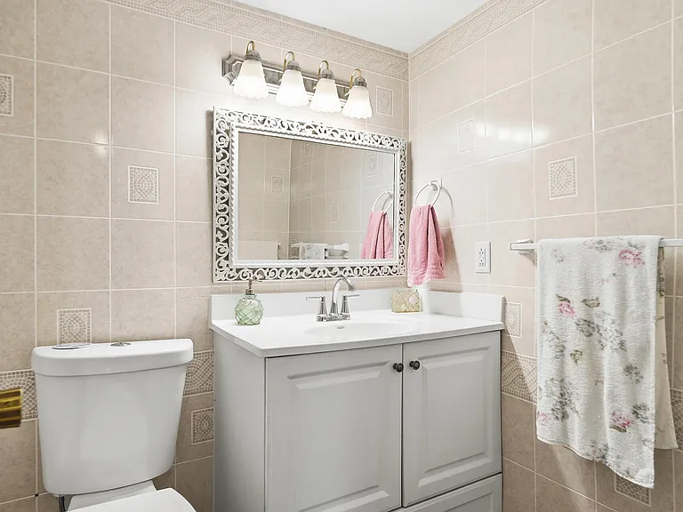 1502 S Lakeside Dr #302 — Photo 12
