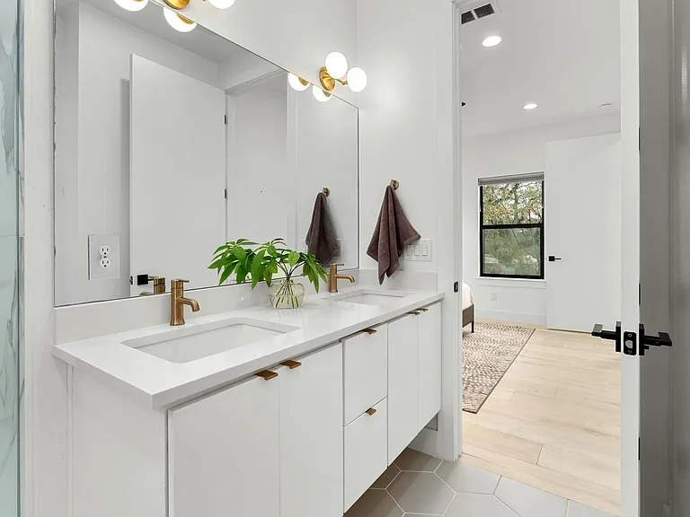 1183 Oakgrove Ave #2 — Photo 13