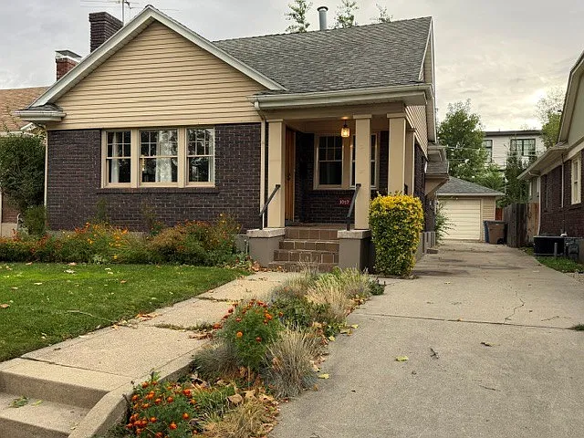 3 bed, 1975 sqft, $2,700 — Photo 2