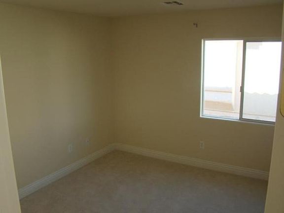 5th image of 4376 Meadowlark Wing Way
