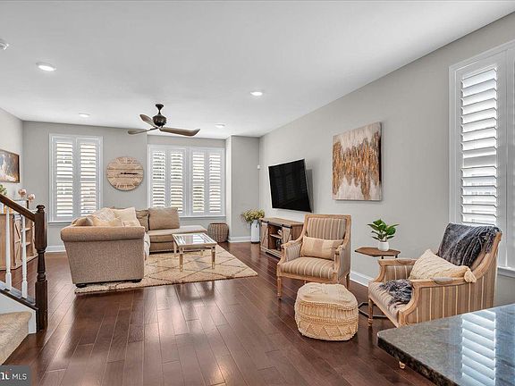 4th image of 55 Sullivan Way