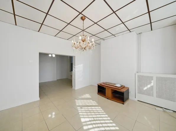 222 47th Street image 8 of 28