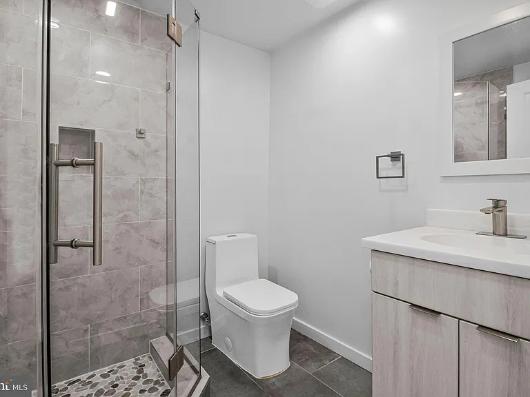 506 H St NE #302 — Photo 18