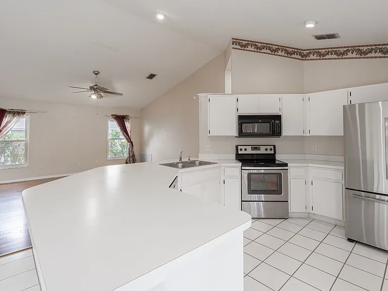 10435 Crestfield Dr — Photo 19