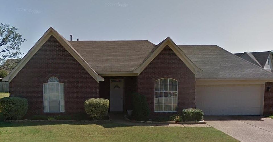 1st image of 135 Cameron Dr
