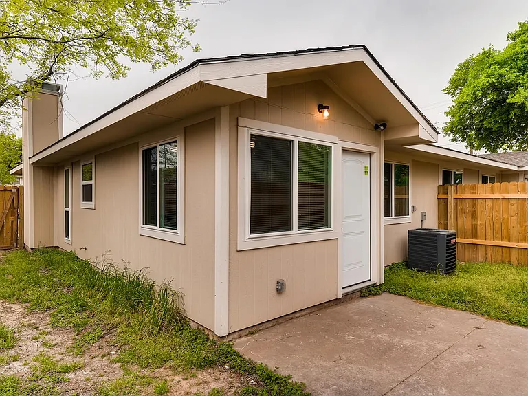 920 Fieldwood Dr — Photo 5