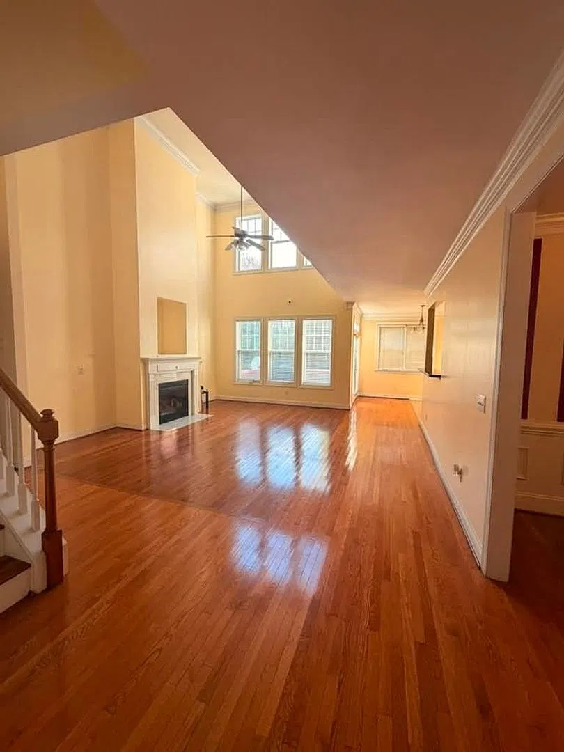 Spacious 5BR House in Cary — Photo 3