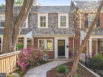 1945 39th St NW, Washington, DC, 20007
