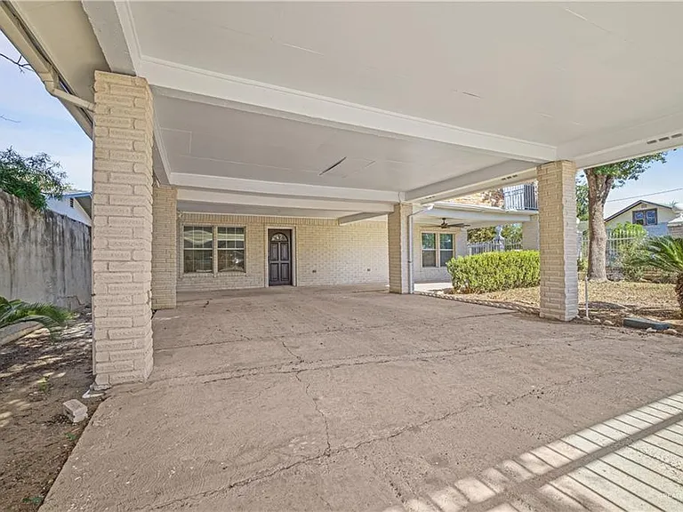800 W Chaparral St — Photo 16