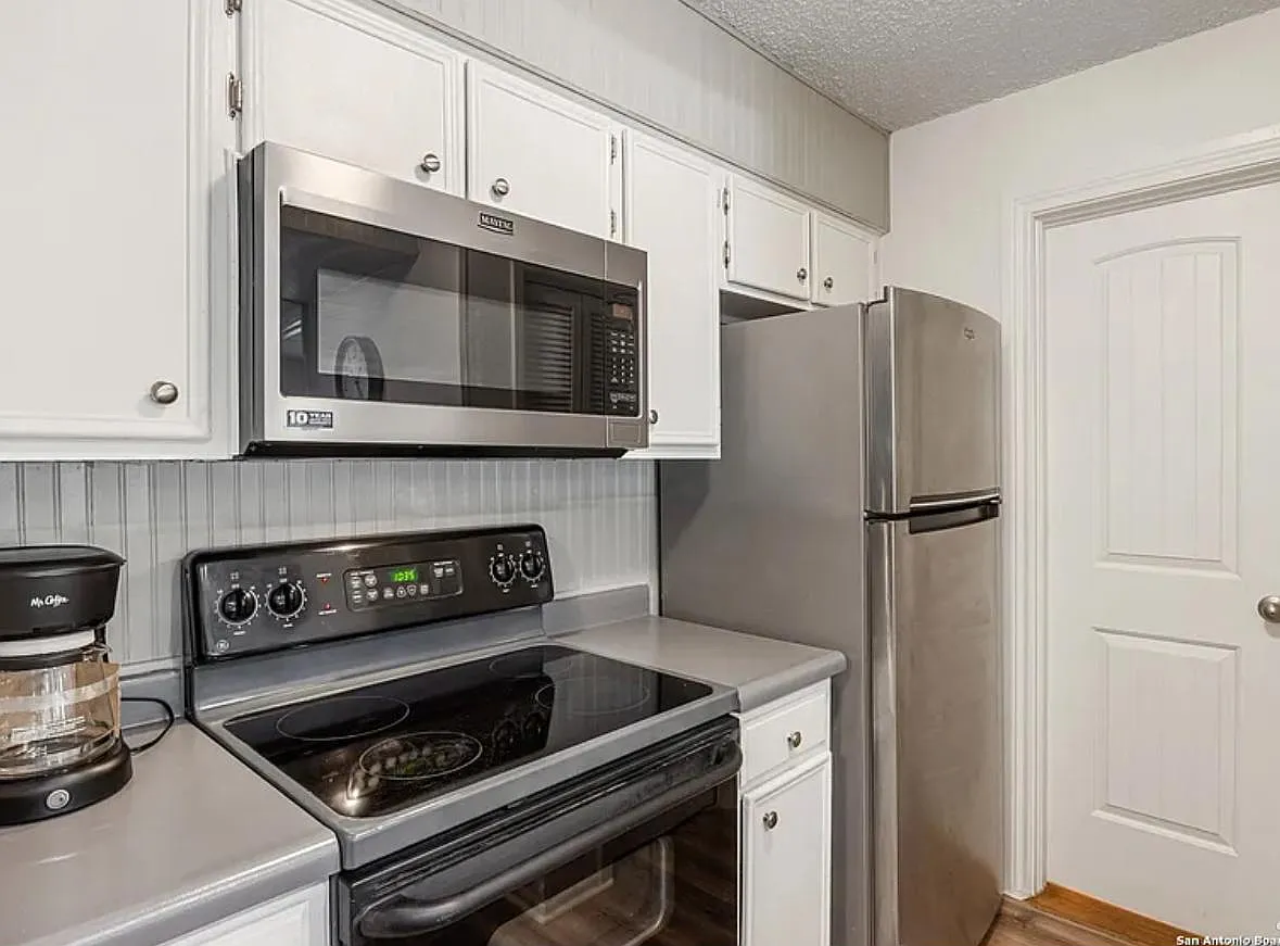 1 bed, 960 sqft, $1,250 — Photo 4