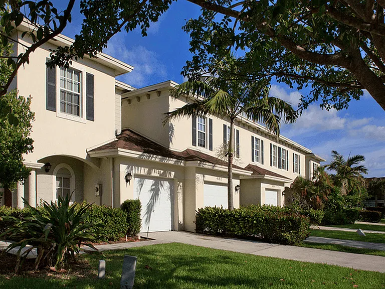 4495 Emerald Vis — Photo 14