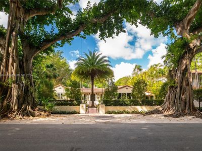 2710 Columbus Blvd, Coral Gables, FL, 33134