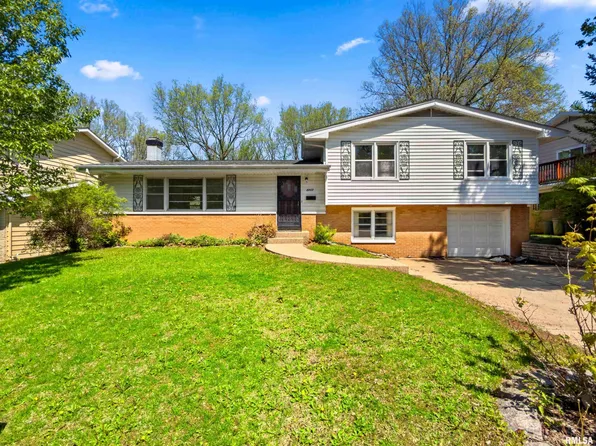 2717 W Castle Ct, Peoria, IL 61614