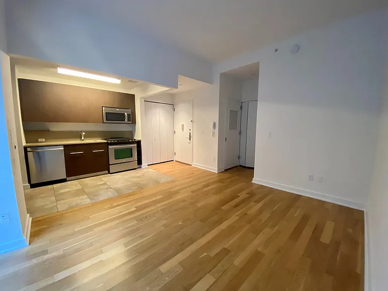 885 6th Ave #11A — Photo 9