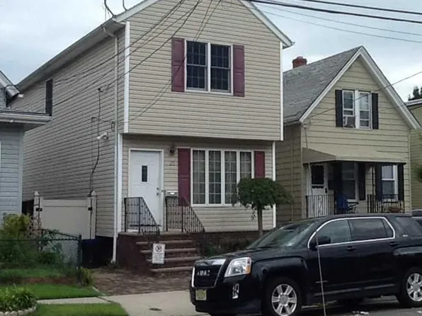 25 Willard St, Garfield, NJ 07026