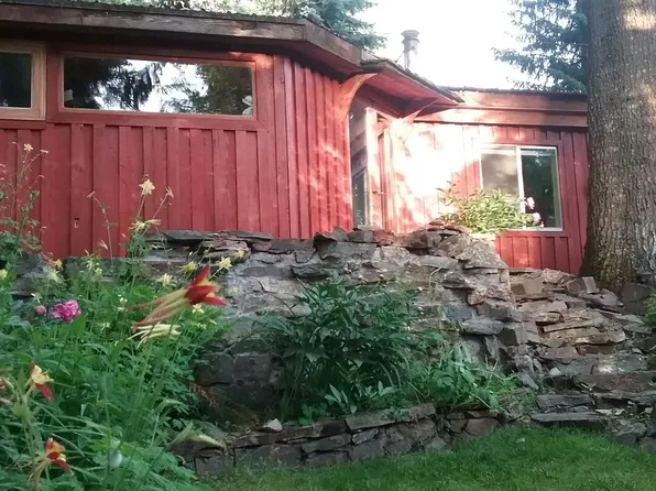 103 Strong Creek Ave, Hope, ID 83836