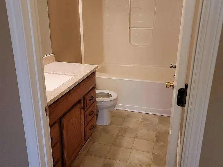 180 Ilex Dr — Photo 3