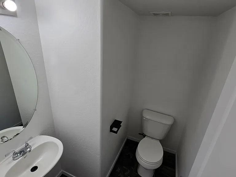 6622 W Polk St — Photo 20