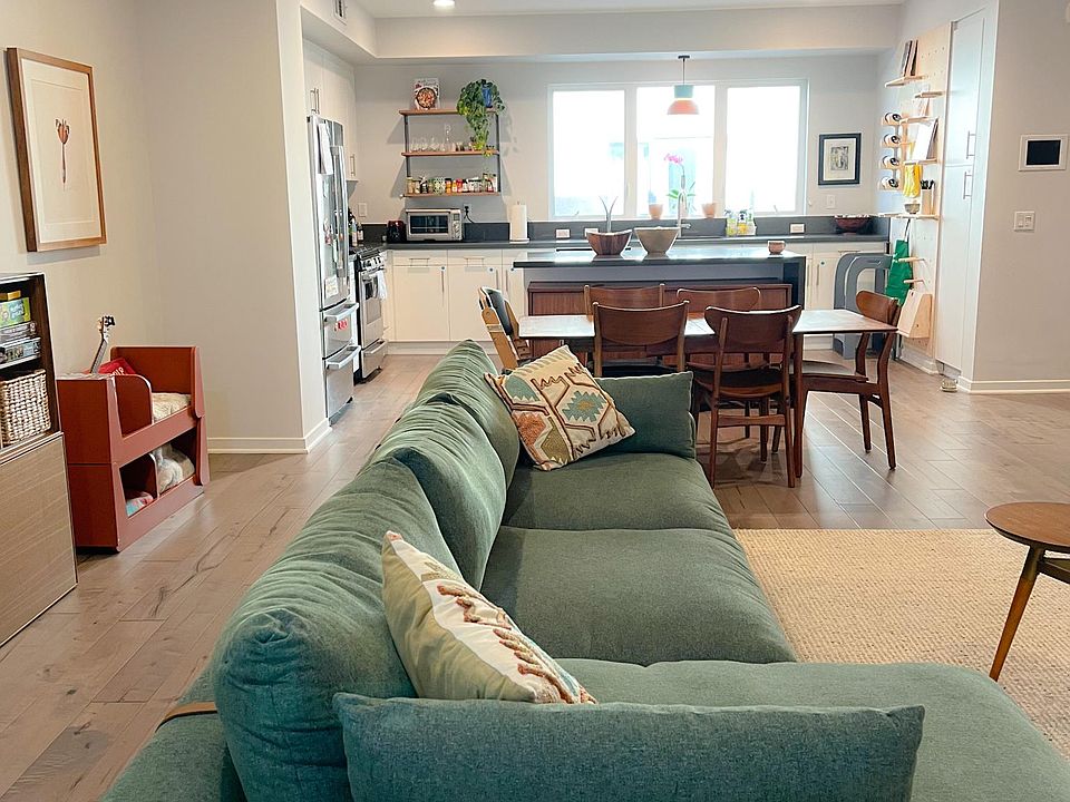 Living area, open floor concept