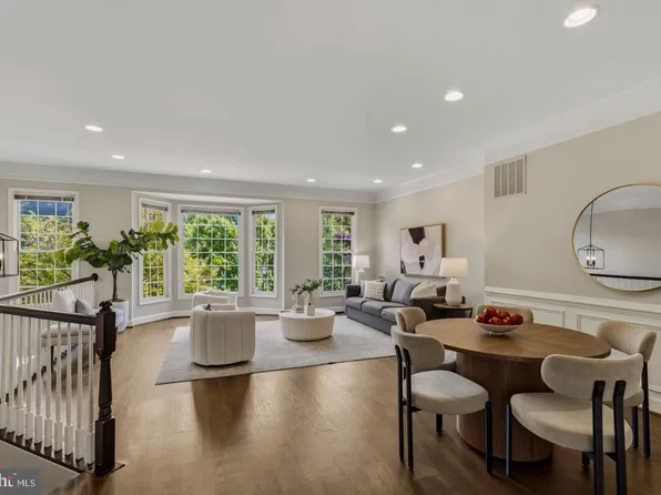 2536 Gadsby Pl, Alexandria, VA 22311