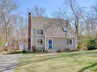 90 Oakwood Dr, Wading River, NY 11792