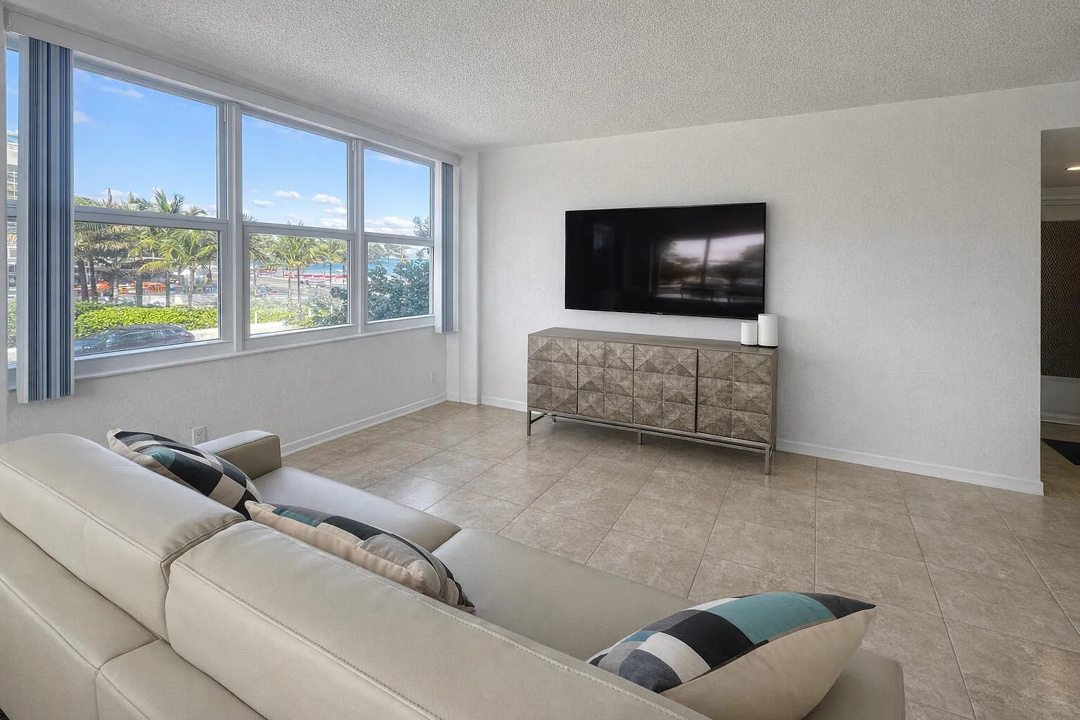1 bed, 1.0 bath, 811 sqft, $2,500 — Photo 4