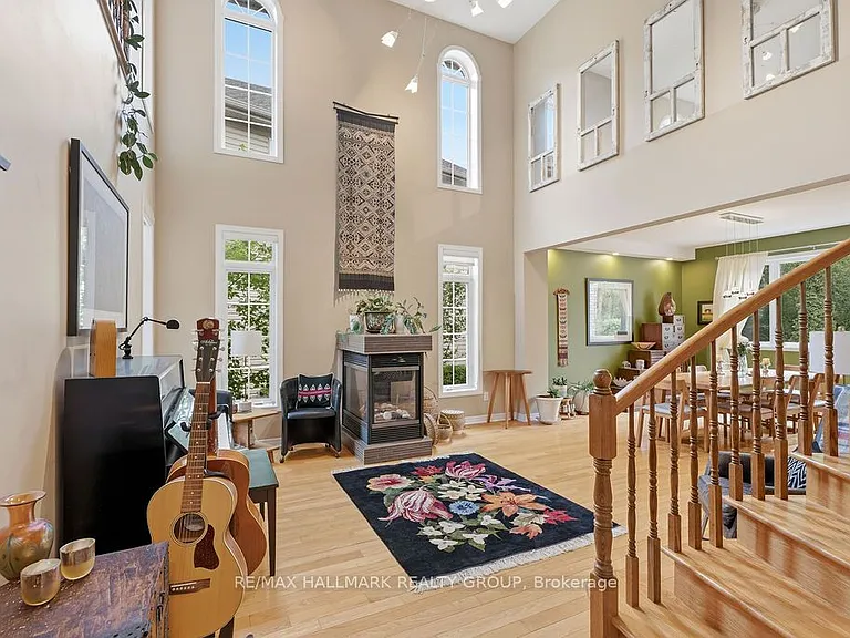 159 Borealis Cres — Photo 3