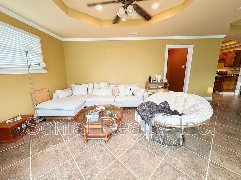 4019 Hamburg St — Photo 3