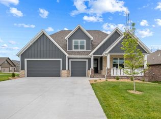 860 E Ashford Ave, Nixa, MO 65714