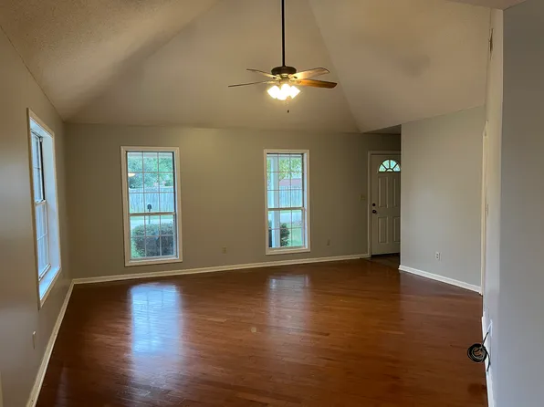 104 Maplewood Dr, Saltillo, MS 38866