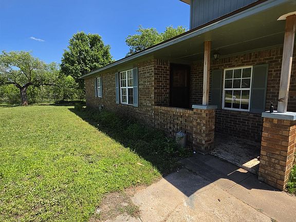 2nd image of 282187 Oliver Dr