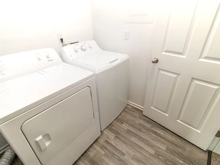 Boulevard Apartments — Photo 8