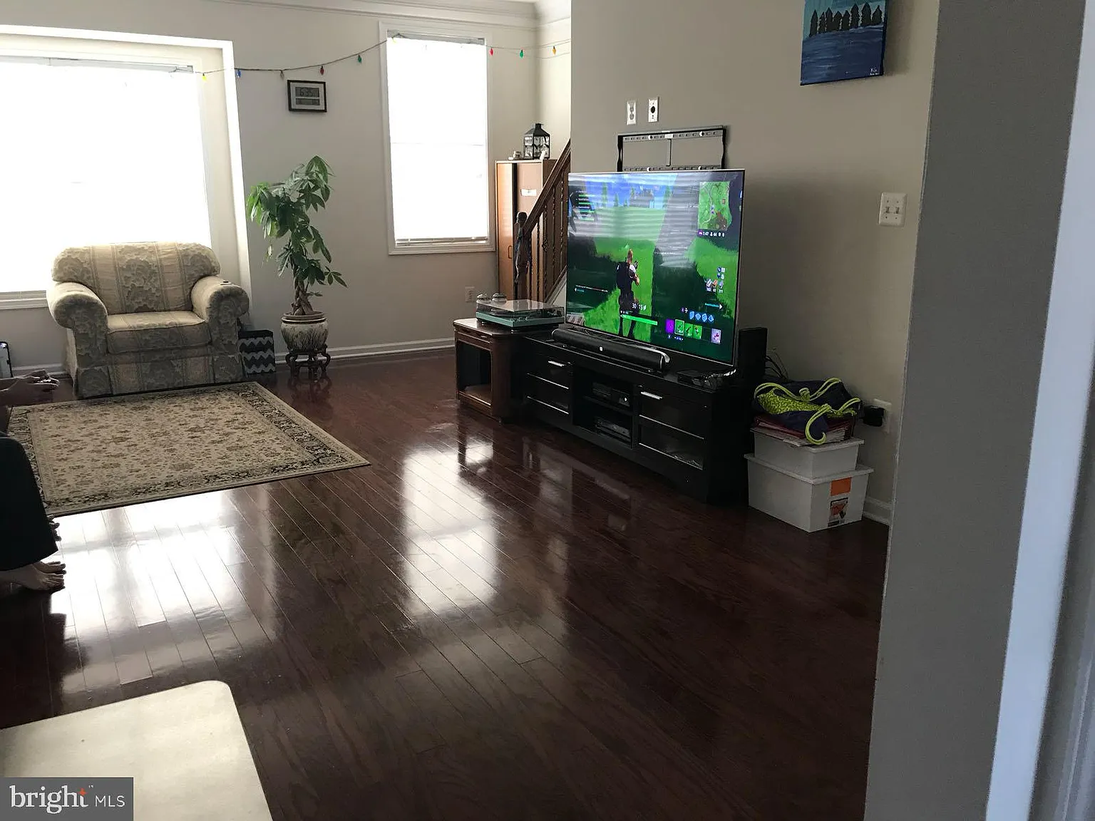 3 bed, 3.5 bath, 1654 sqft, $3,100 — Photo 2