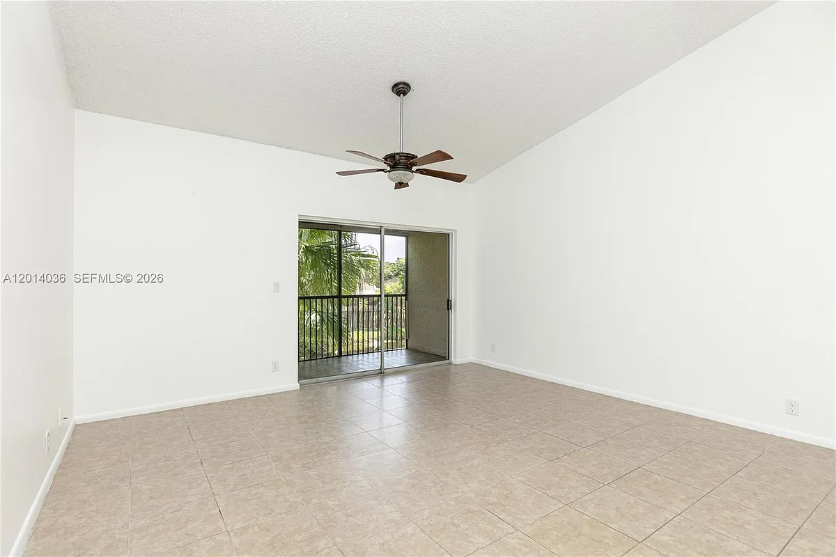 Building Photo - 717 Gardens Dr #201