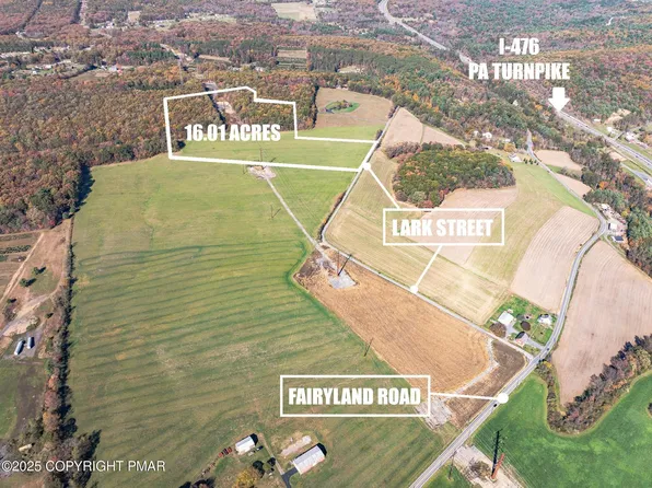 Lark St, Lehighton, PA 18235