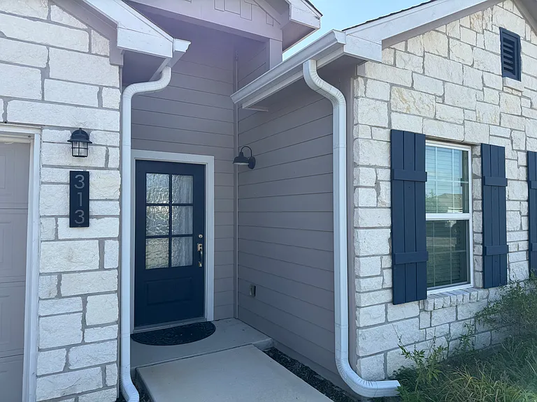 313 Cotton Cir — Photo 2