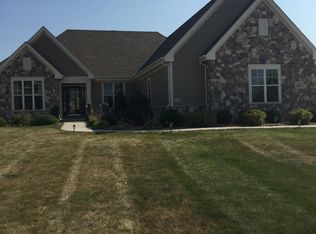 N55W21867 Taylors Woods Dr, Menomonee Falls, WI 53051