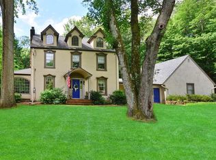 30 Dater Ln, Saddle River, NJ 07458