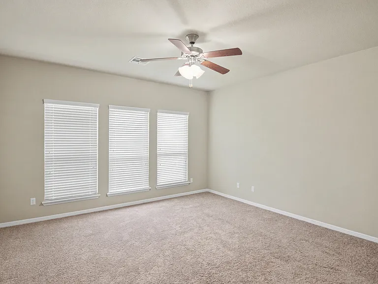 410 Stonehouse Ln — Photo 15