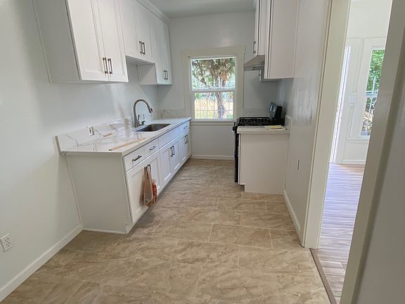3rd image of 1337 W 19th St