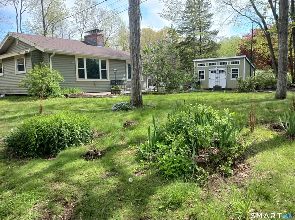 3 Vinegar Hill Road, Ledyard, CT 06335