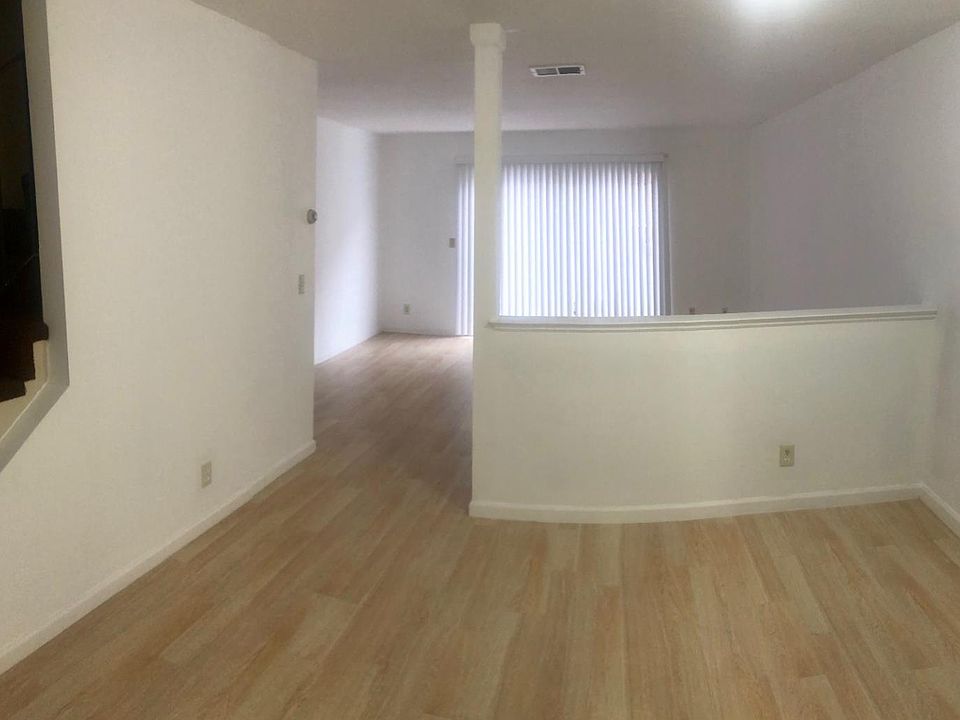 1st image of 372 S Cypress Ave #1