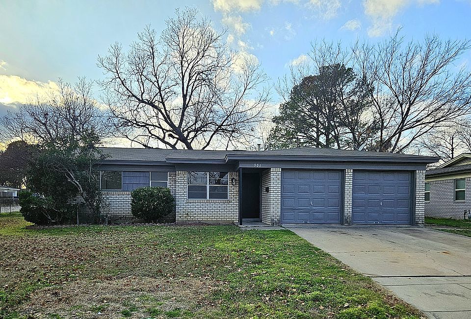 1st image of 901 Jerry Ln